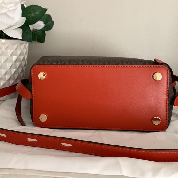 Michael Michael Kors Hamilton Legacy Small Logo Belted Satchel - Picture 13 of 16